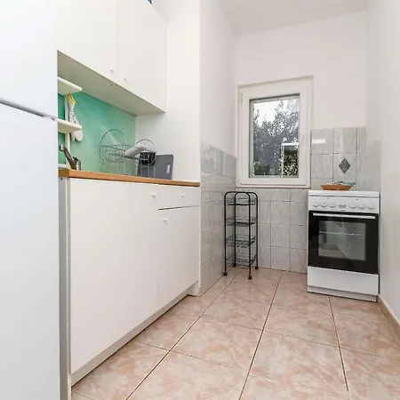 Neda Apartment *