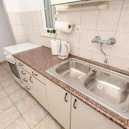 Neda Apartment *