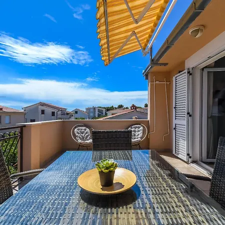 Neda Trogir