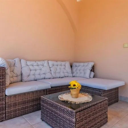 Neda Apartment