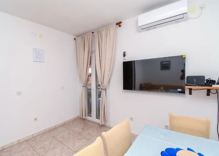 公寓 Neda 特罗吉尔