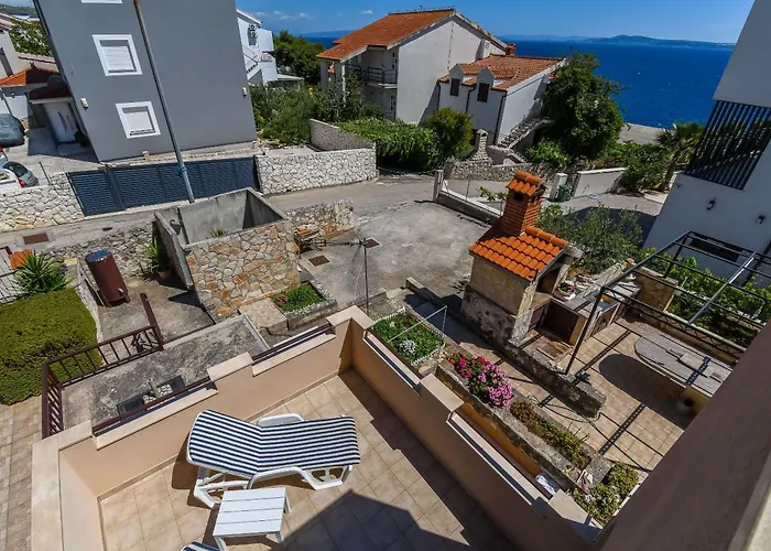 Neda Trogir